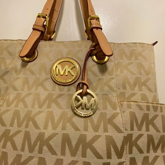 MICHAEL KORS BAG - Picture 2 of 5